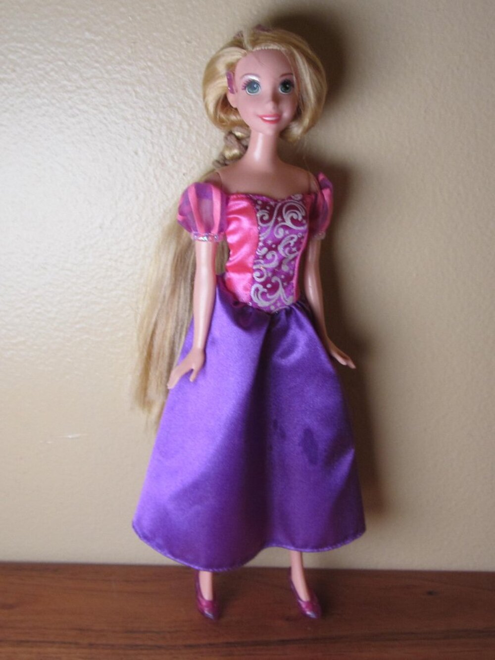 rapunzel tangled disney princess barbie doll MATTEL 2009 head 2012 body (W6676)